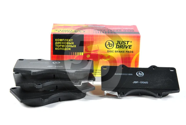 колодки дисковые передние\ Toyota Land Cruiser J12 4.0i/3.0D 03>